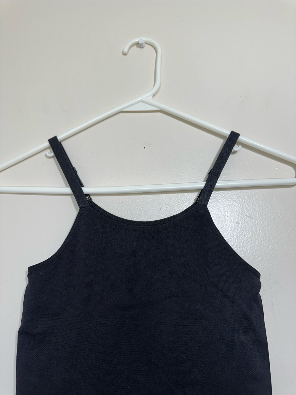 Shapermint Black Ribbed Cami Tank - Picture 5 of 6